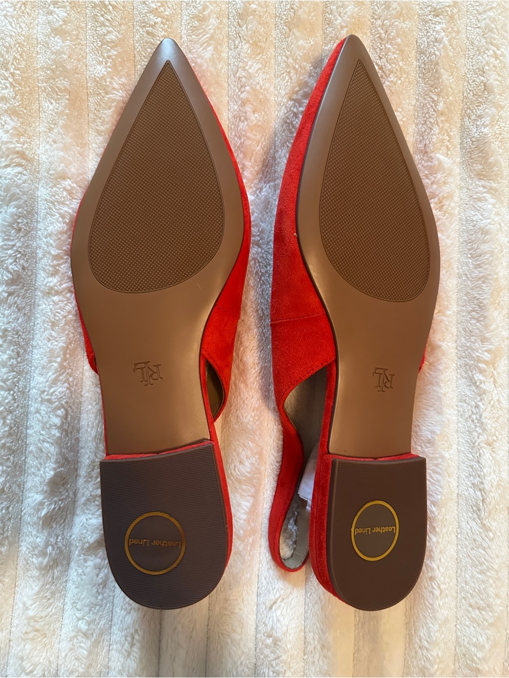 Lauren. Ralph Lauren Red Suede Pointed Toe Slingback Flats - Picture 3 of 7